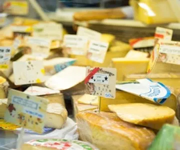 Paris: Guided Food Tour + Market Visit